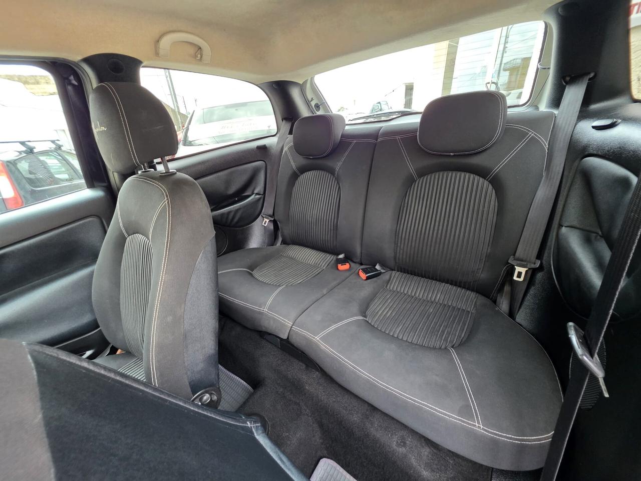 Lancia Ypsilon 1.3 MJT 105 CV Sport MomoDesign