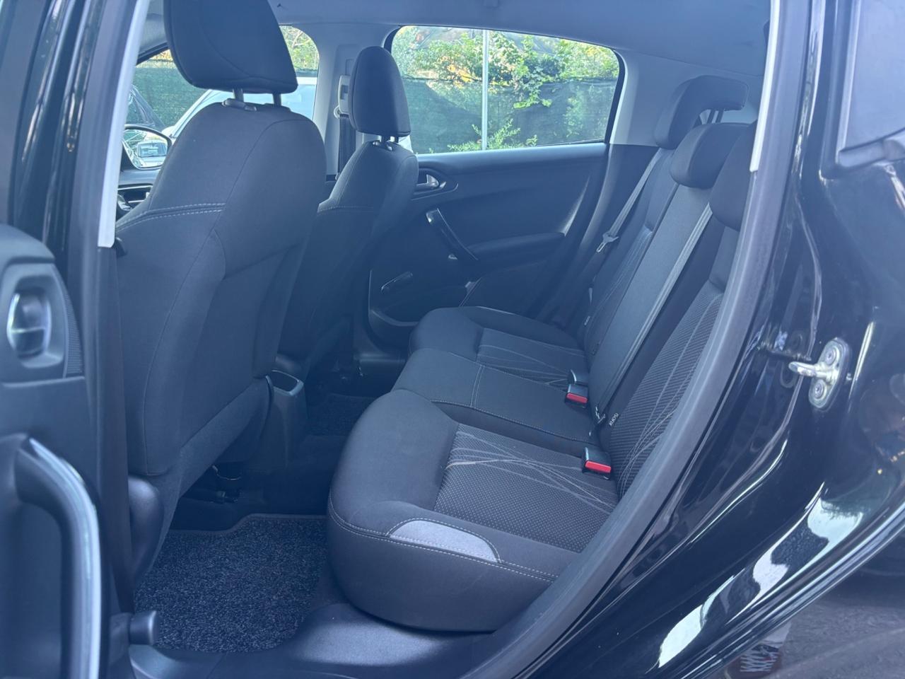 Peugeot 208 1.4 HDi 5 porte Allure OK NEOPATENTATI