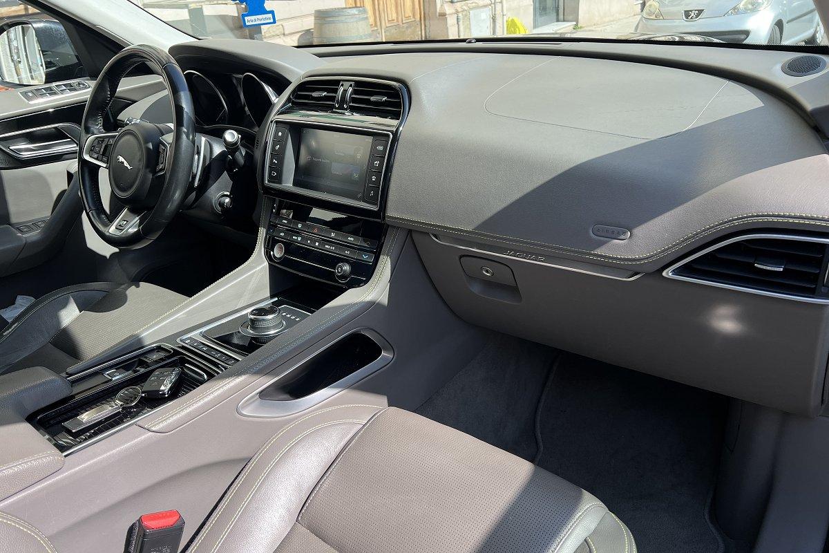 JAGUAR F-Pace 2.0 D 180 CV AWD aut. R-Sport