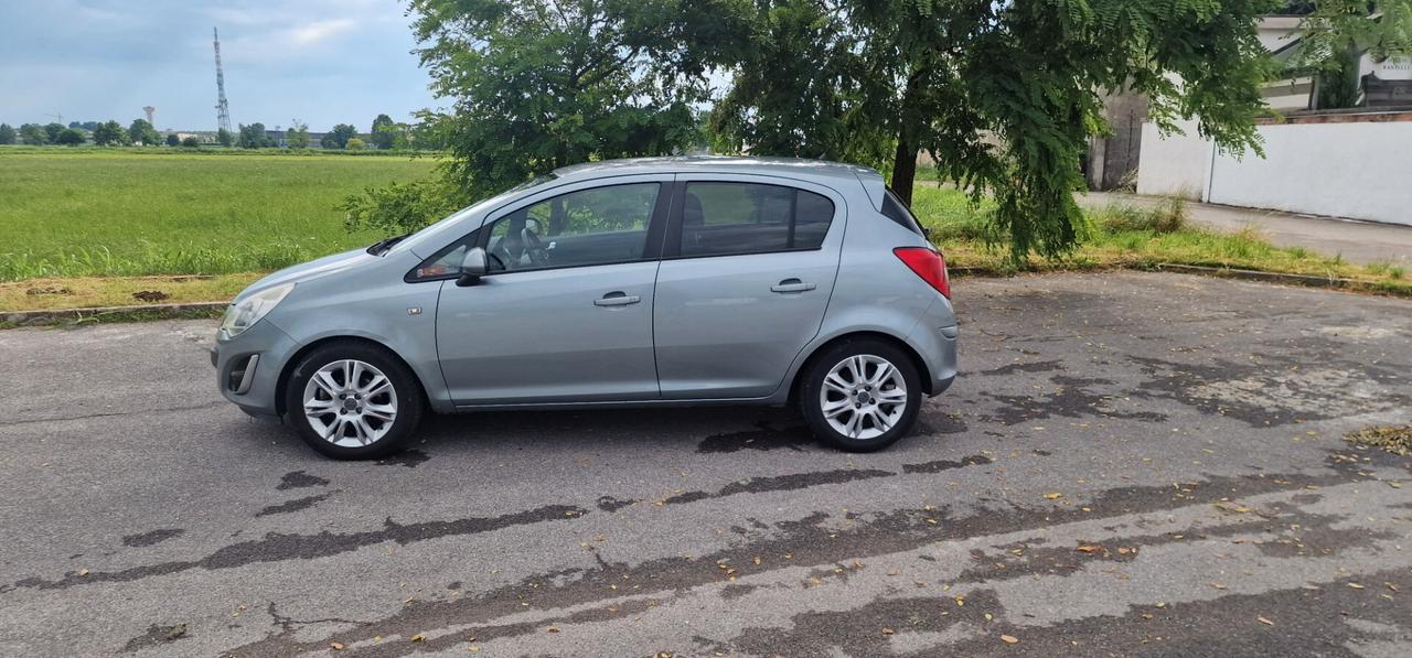 Opel Corsa 1.3 CDTI 2011 euro 5