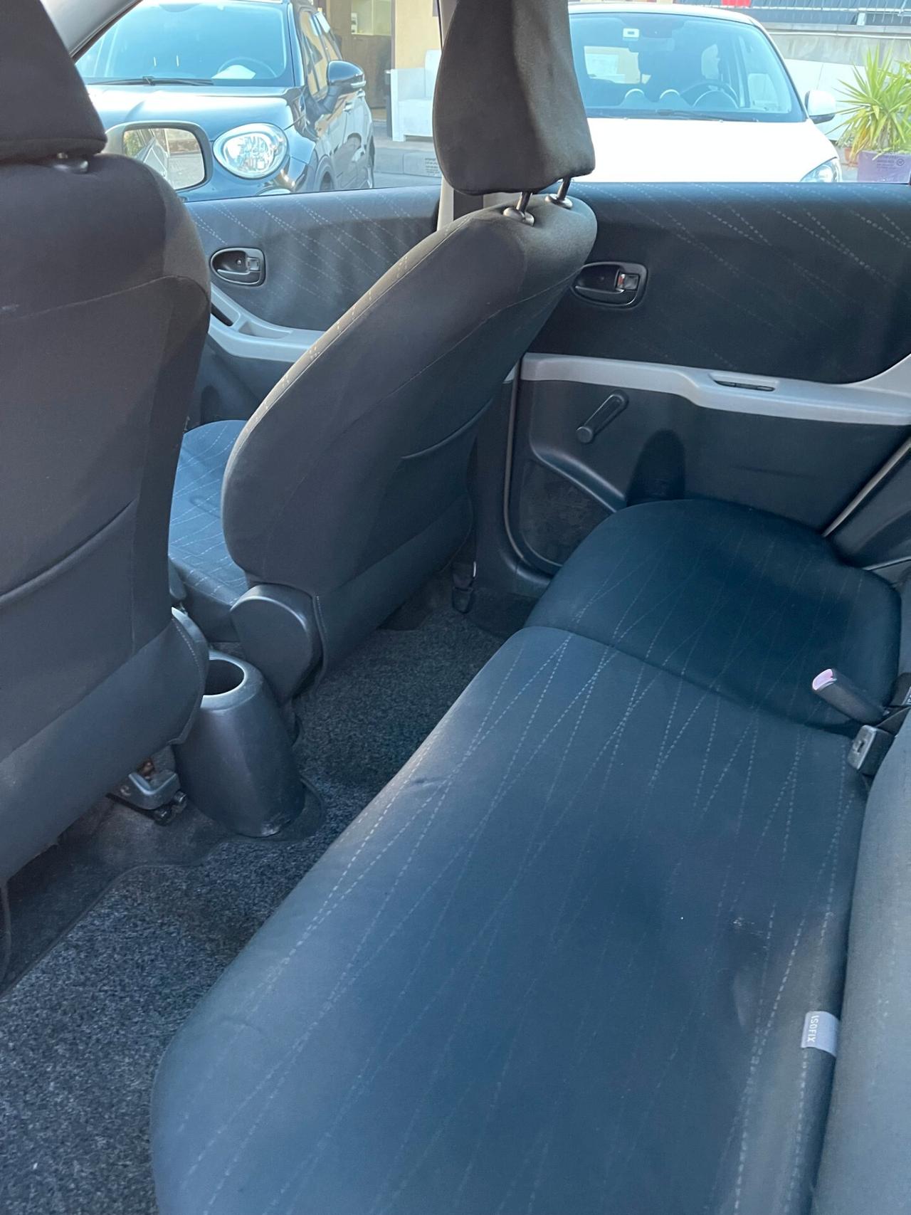 Toyota Yaris 1.0 5 porte