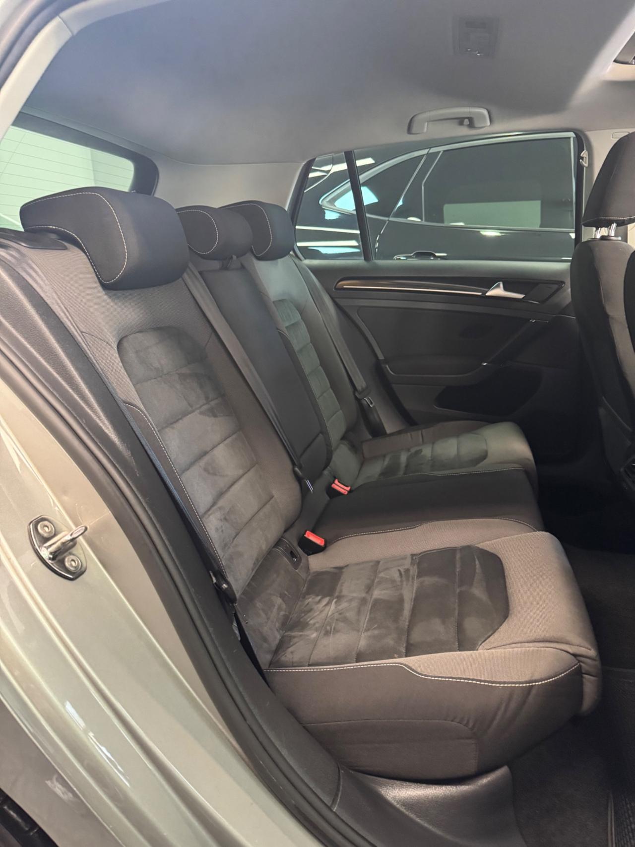 Volkswagen Golf 2.0 TDI 150 Cv DSG Finanziabile