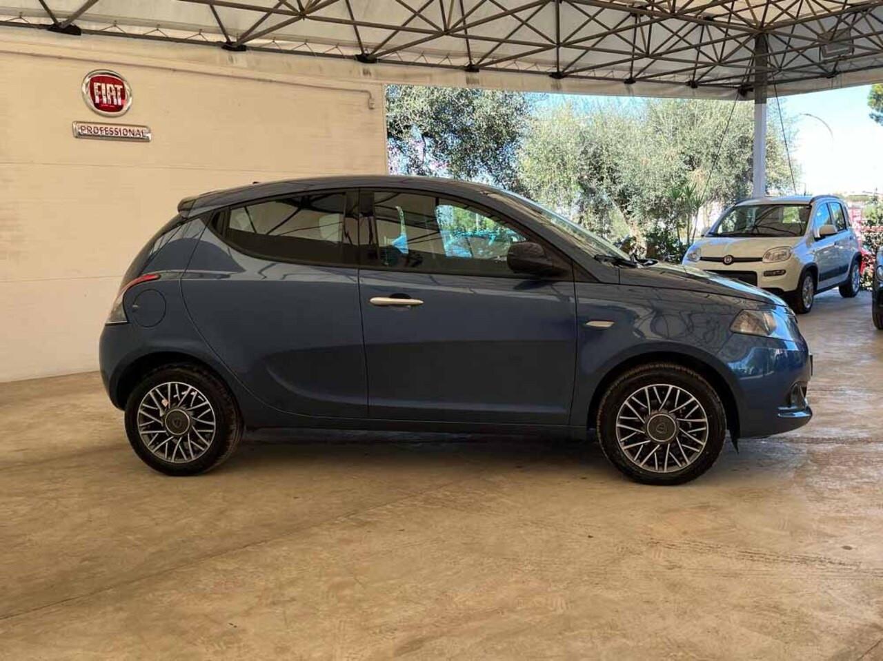LANCIA Ypsilon III - Ypsilon 1.0 firefly hybrid Gold Plus s&s 70cv