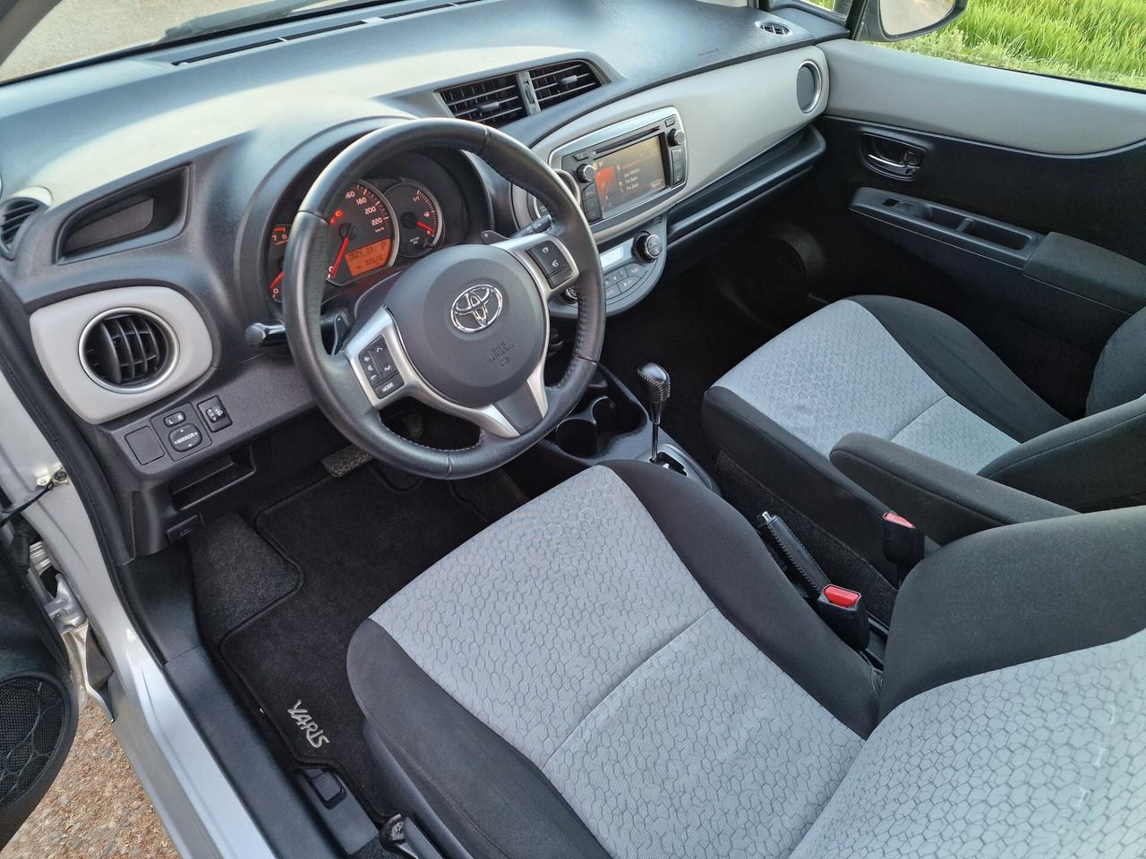 Toyota Yaris 1.3 5p Lounge CVT