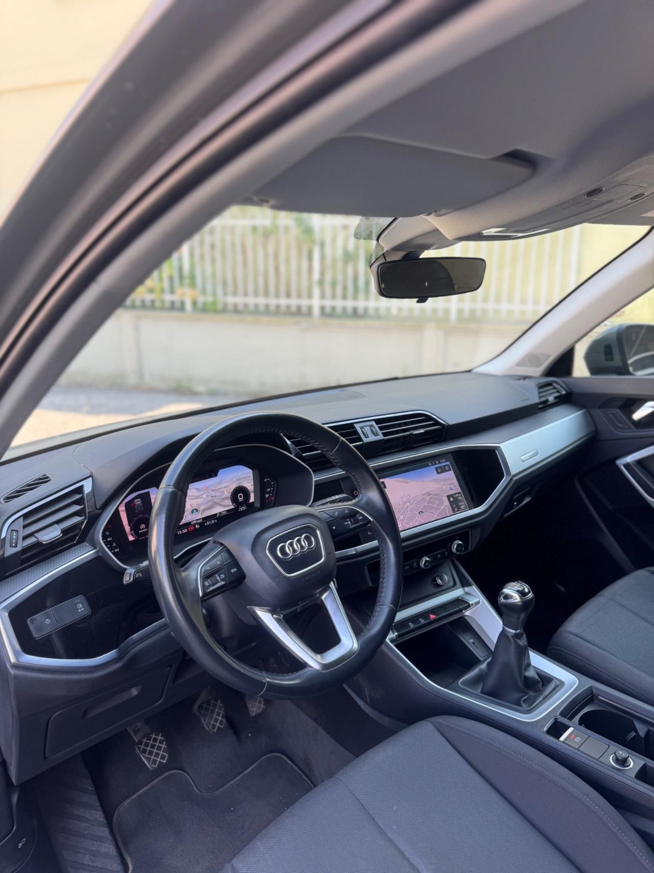 Audi Q3 35 TFSI Business Advanced