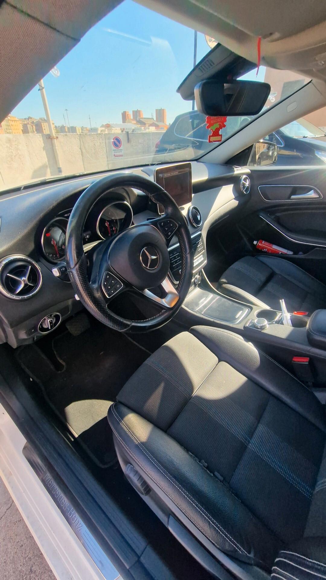 Mercedes-benz CLA 220 200 d 4Matic Automatic Premium