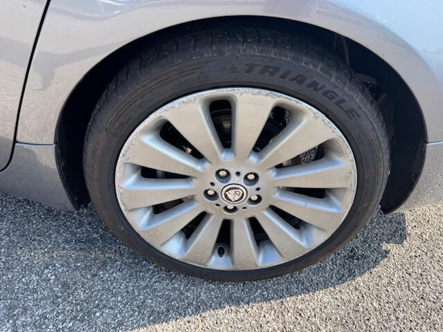 Jaguar XF 2.7D V6 Premium Luxury