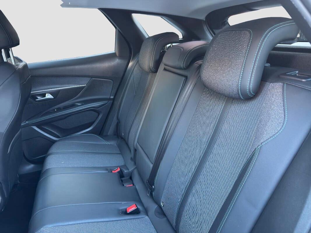 Peugeot 3008 BlueHDi 130 S&S EAT8 Allure 2022