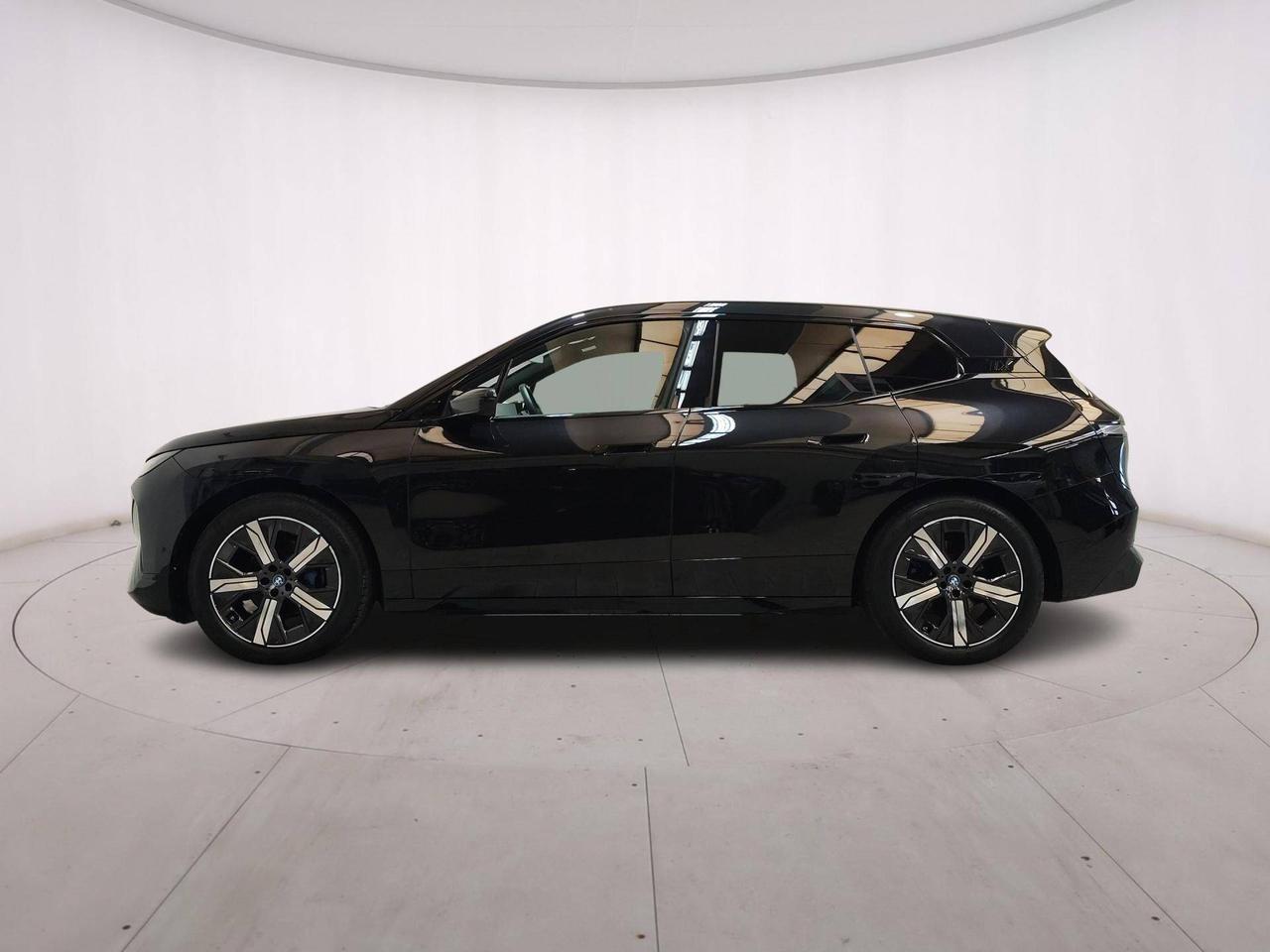 BMW iX xDrive50 Pacchetto Sportivo