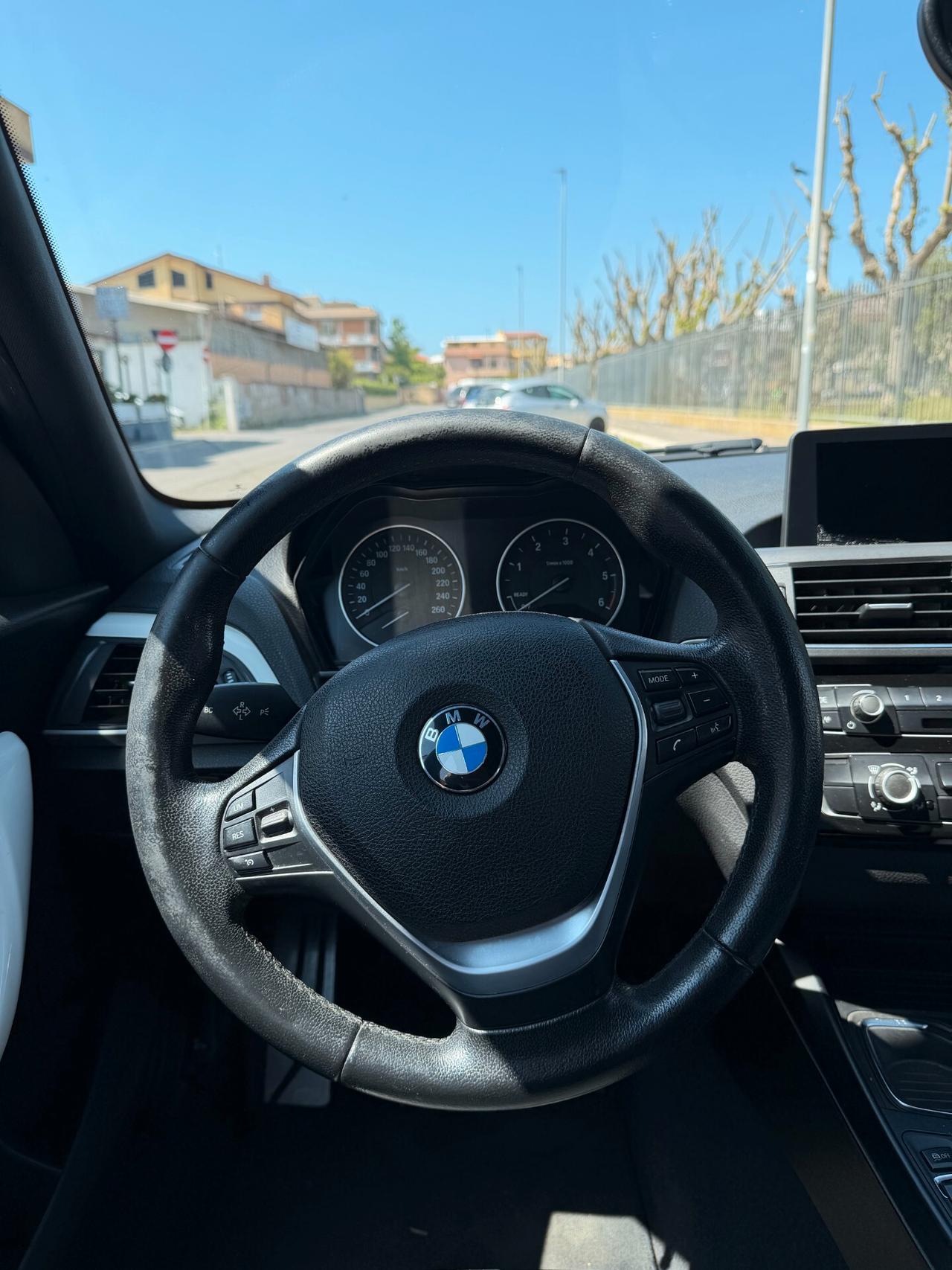 Bmw 116 116d 5p. Urban