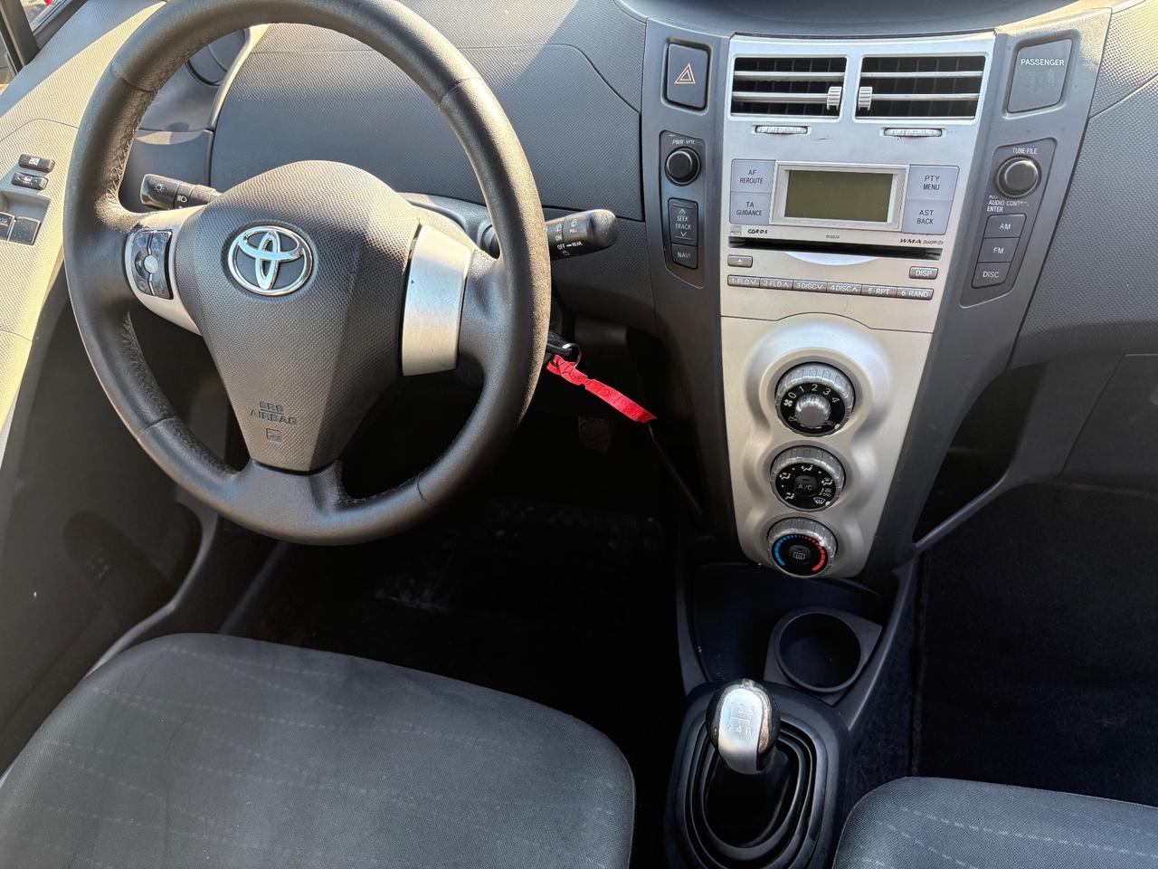 Toyota Yaris 1.0 5 porte