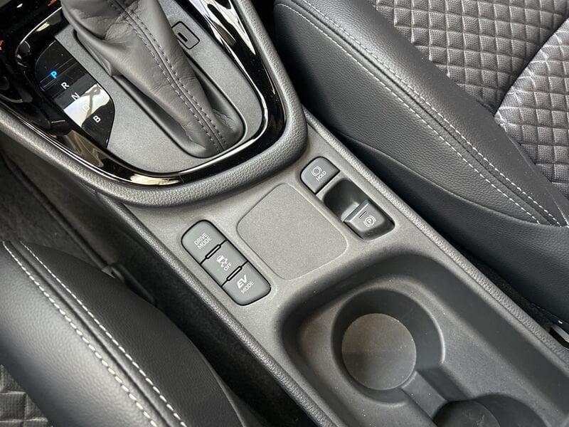 Toyota Yaris 1.5h 130 Lounge