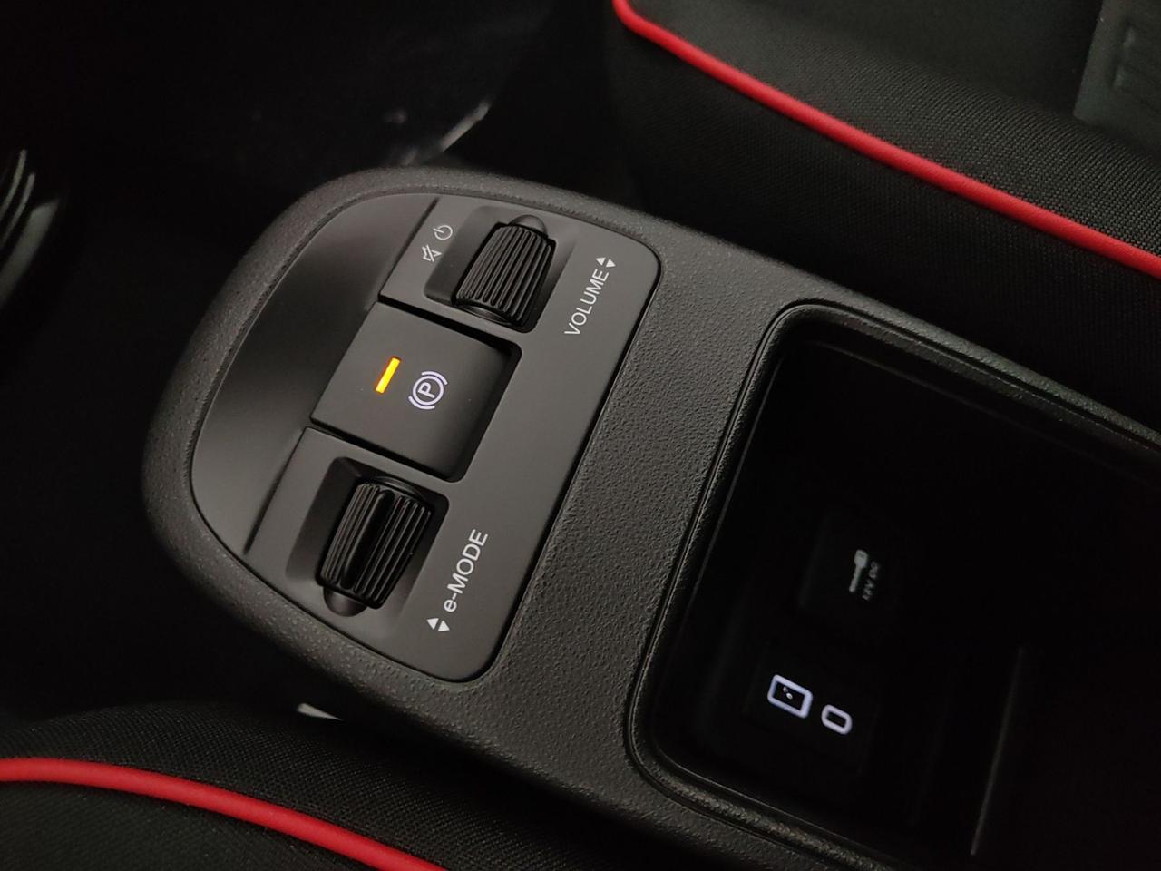 FIAT 500e 500E 95CV RED