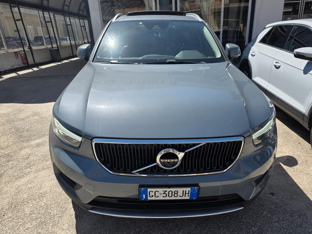 Volvo XC40 D3 R-design Tettuccio apr. HARMAN kardon