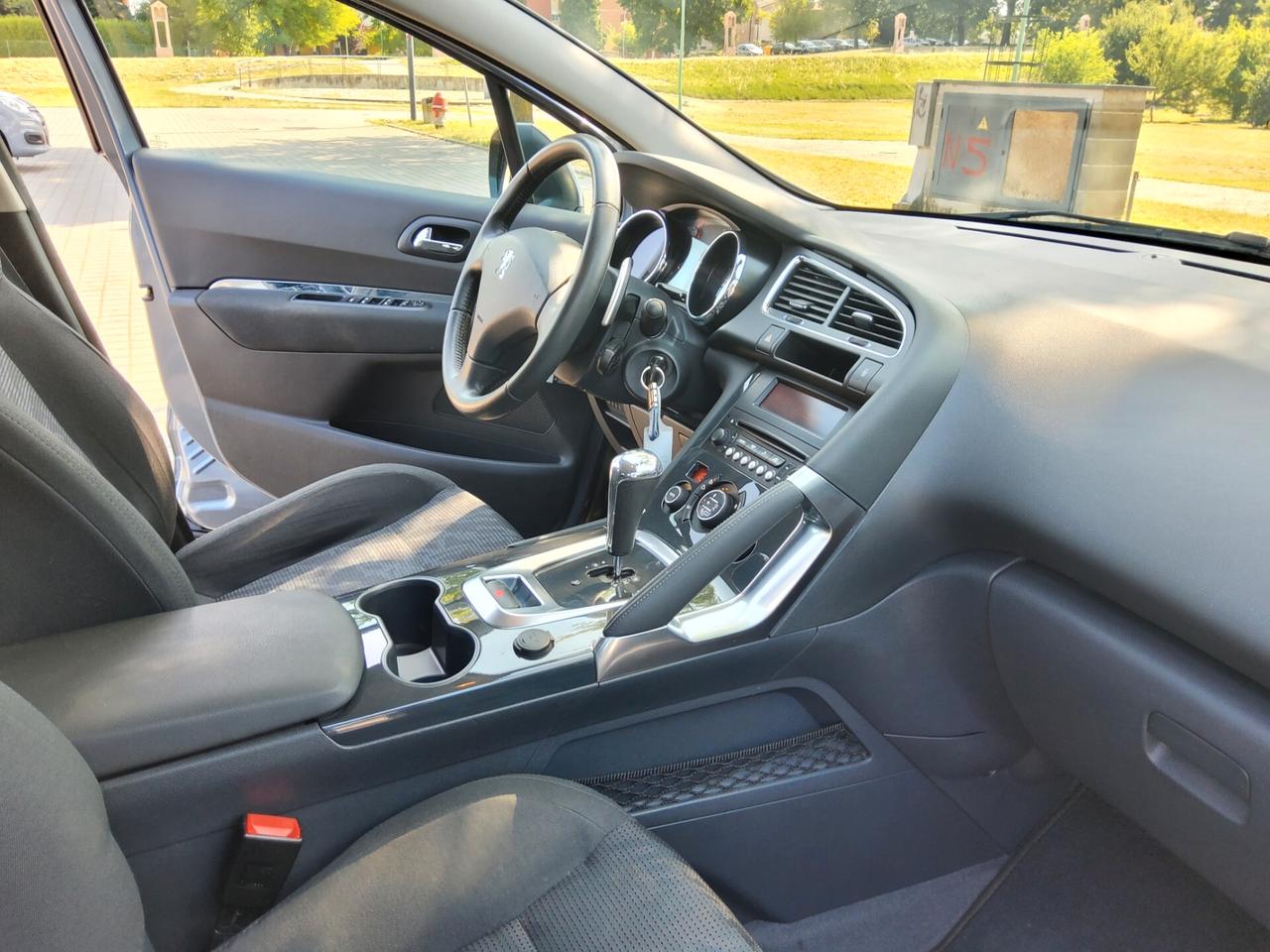 Peugeot 3008 1.6 e-HDi 112CV cambio robotizzato Stop&Start Active