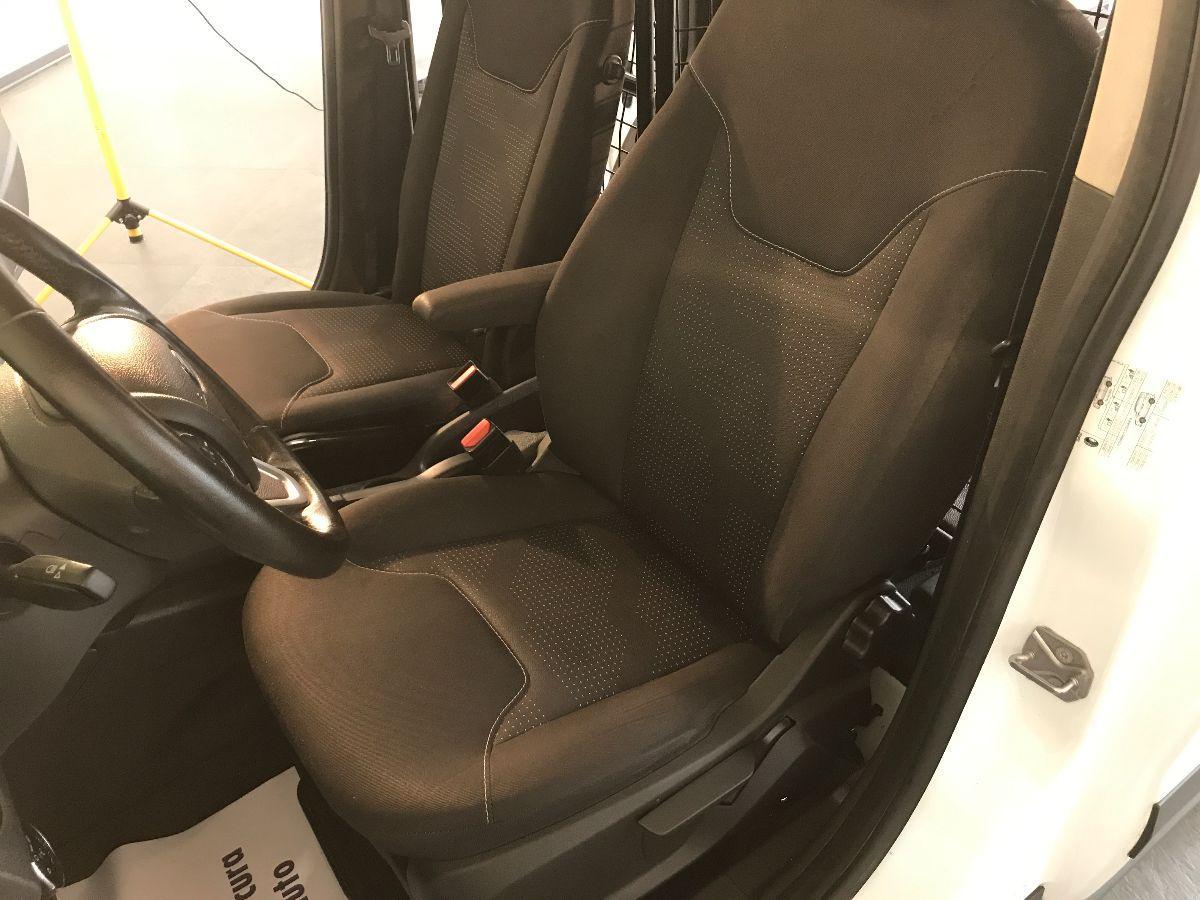FORD TRANSIT COURIER TDCI TREND VAN
