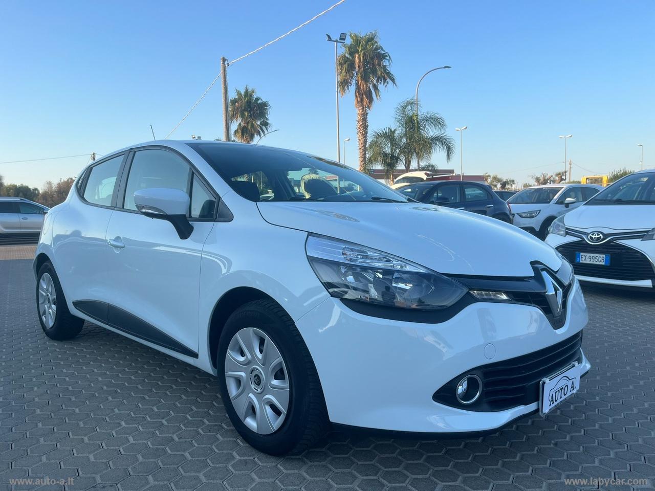 RENAULT Clio 1.2 75 CV 5p. Wave
