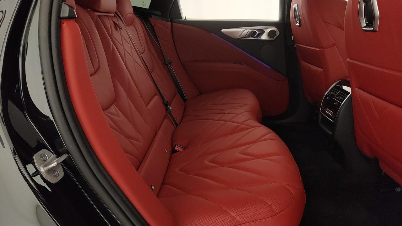 BMW XM G09 - XM 4.4 phev auto