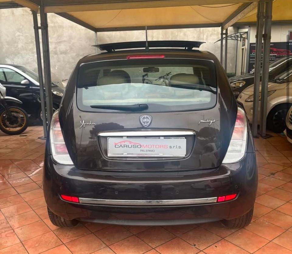 Lancia Ypsilon 1.3 MJT 75 CV Platino