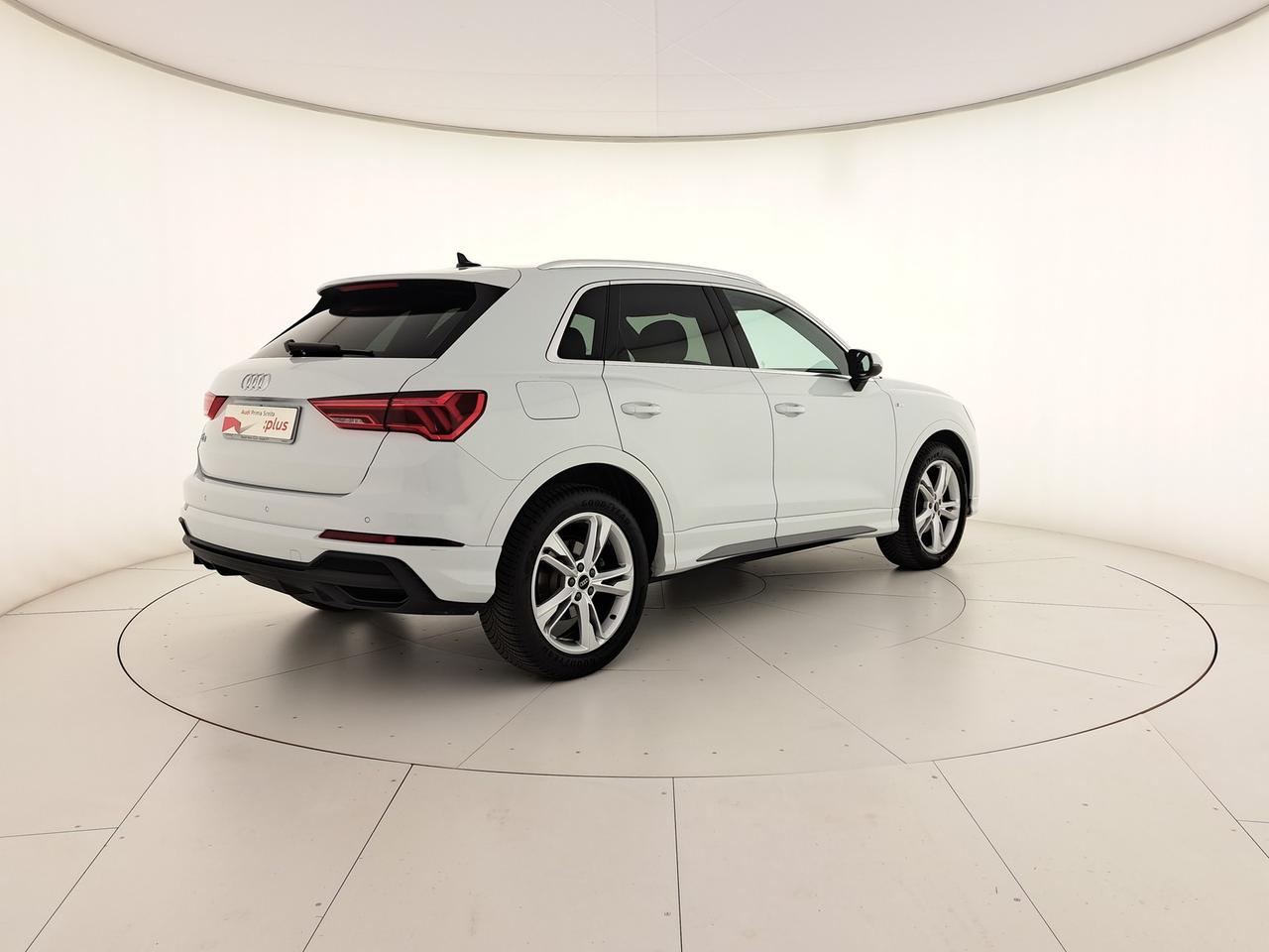 Audi Q3 35 2.0 tdi s line edition s-tronic