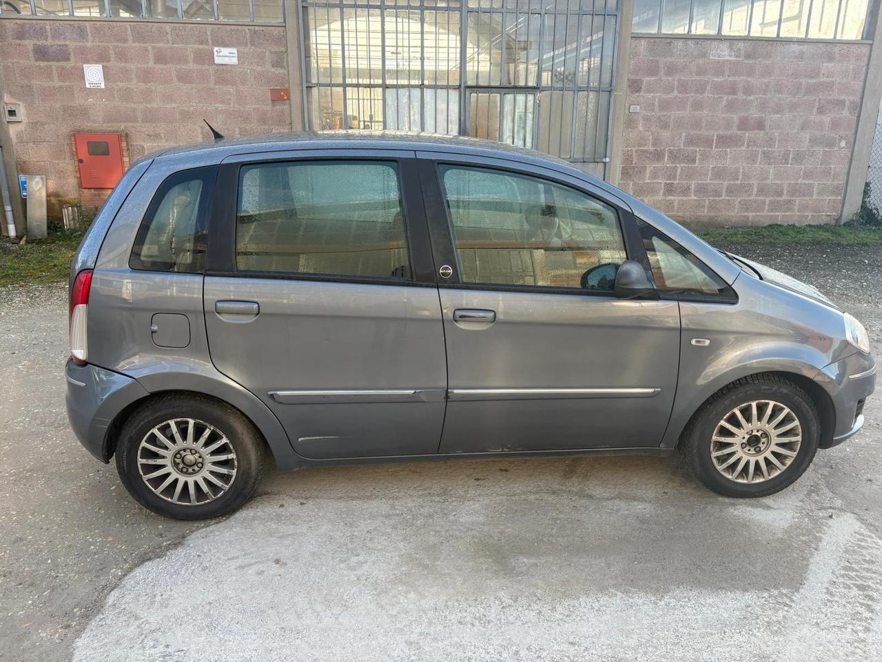 Lancia MUSA 1.4 8V Ecochic (GPL) Gold 2012 207.000 KM