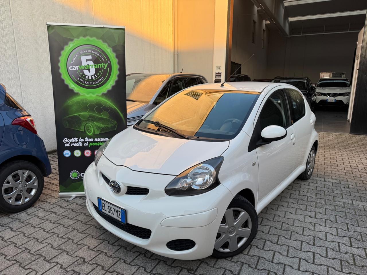 Toyota Aygo 1.0 12V VVT-i 5 porte Sol Connect MMT