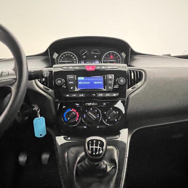 LANCIA Ypsilon 1.0 FireFly 5 porte S&S Hybrid Ecochic Silver