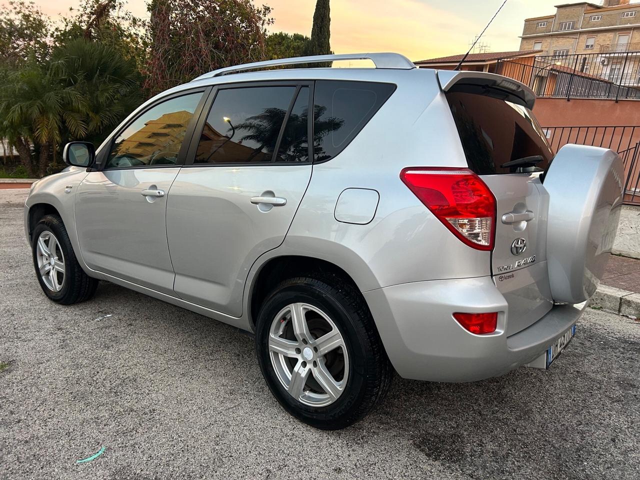 Toyota RAV 4 RAV4 2.2 D-4D 136 CV Sol unico propri