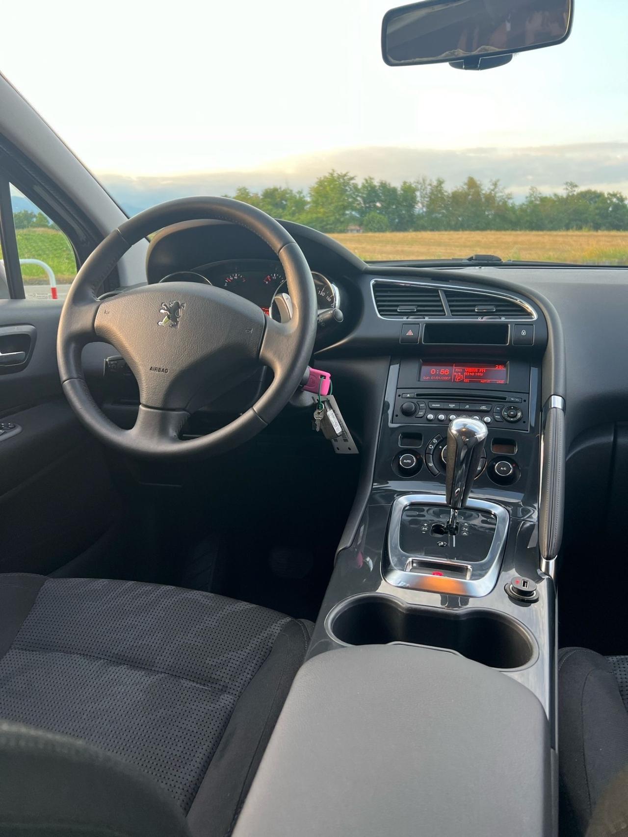 Peugeot 3008 1.6 HDi 110CV cambio robotizzato Tecno