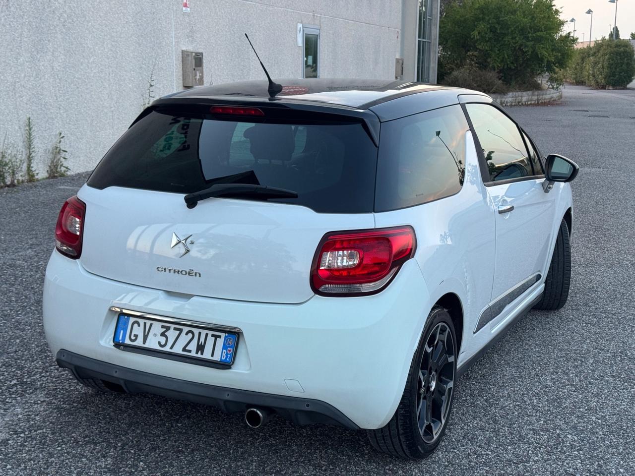 Citroen DS3 3 1.2 VTi 82cv Neopatentati
