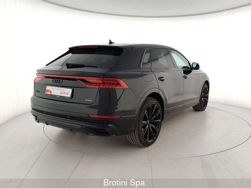 Audi Q8 55 TFSI e quattro tiptronic Sport