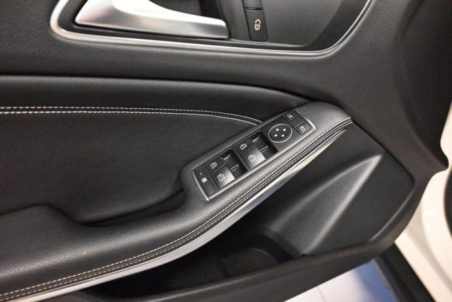MERCEDES-BENZ GLA 200 CDI AUTO F1 SPORT 136CV NAVI CAM XENO PDC 18"FULL!