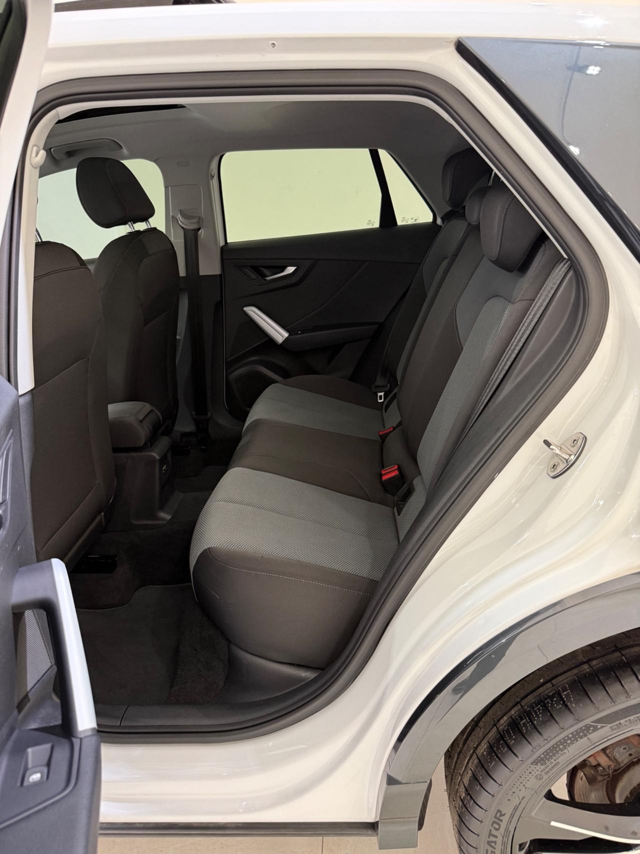 AUDI Q2 30 TDI S LINE EDITION CON TETTO APRIBILE E GANCIO TRAINO