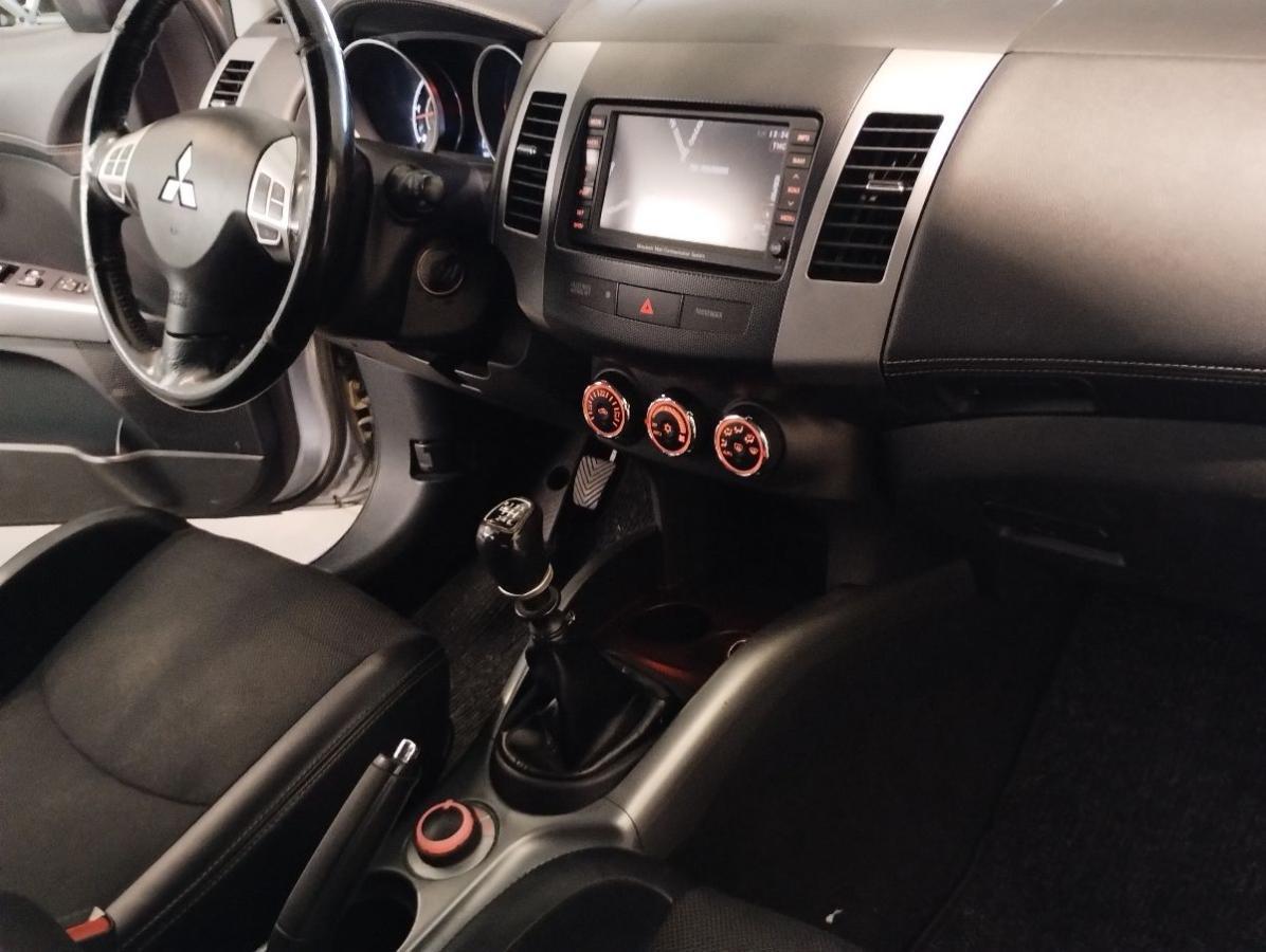 MITSUBISHI Outlander 2.2 DI-D RETROCAMERA-PELLE-NAVIG-EURO5