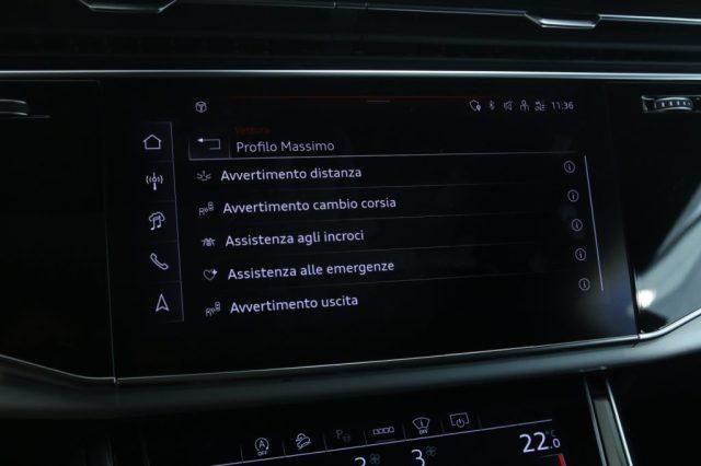 AUDI Q8 50 TDI 286 CV quattro S-line Black Edition