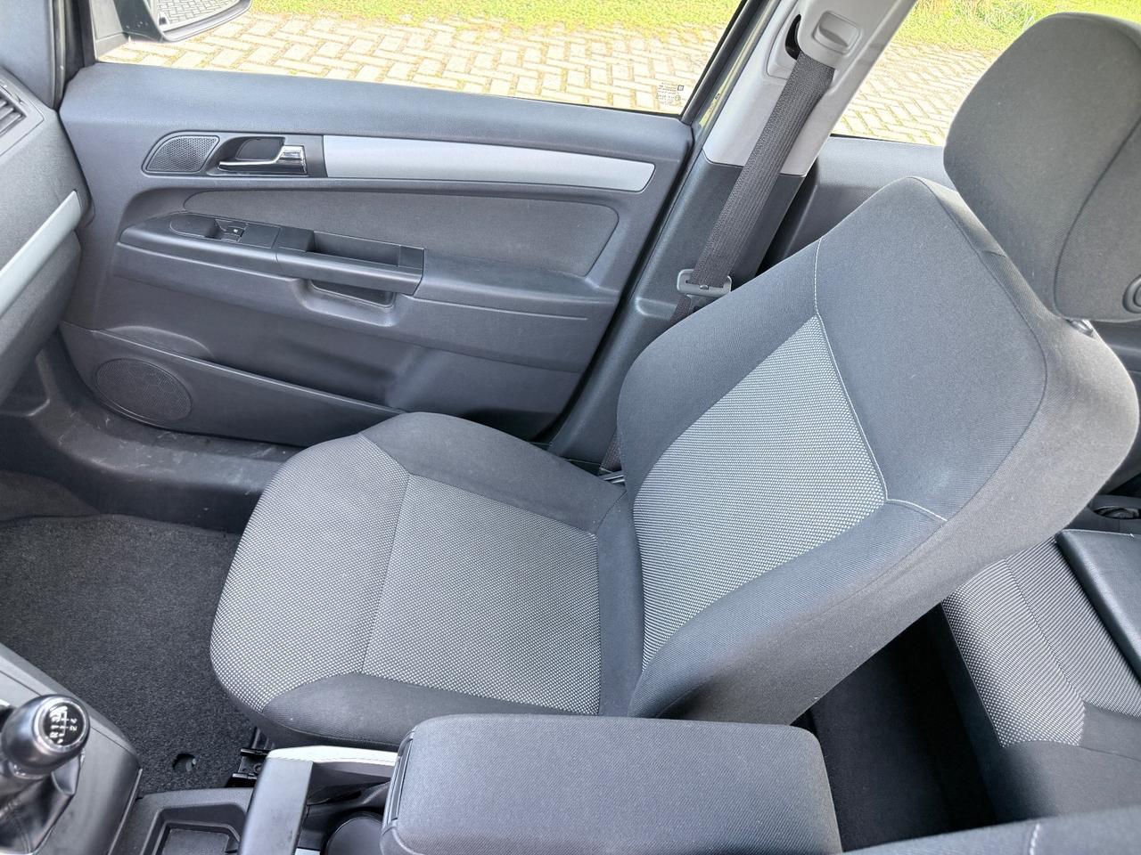 Opel Zafira 1.6 16V VVT Cosmo