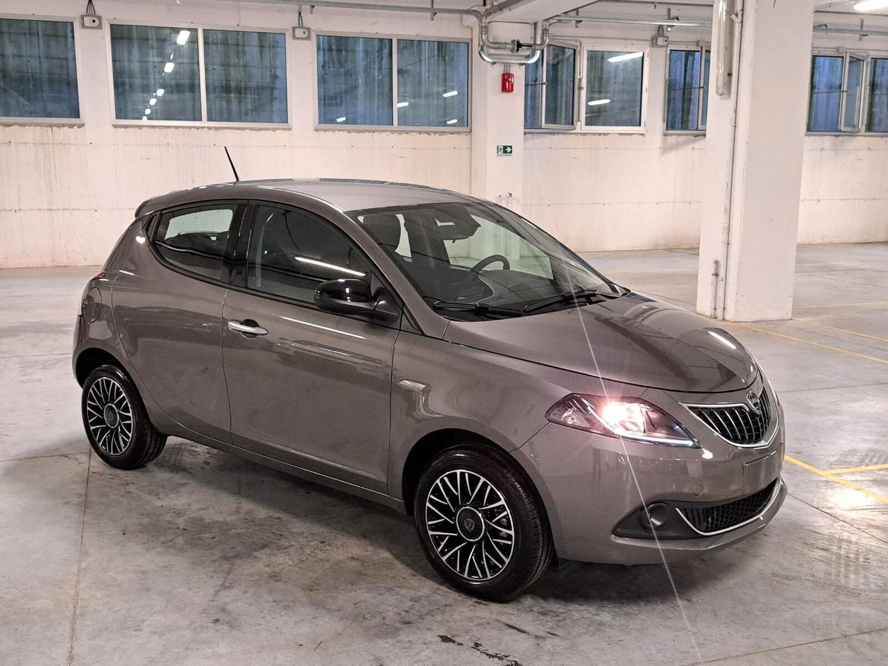 Lancia Ypsilon 1.0 FireFly Hybrid Platino MY'24 Km. 0 (GT648KA)