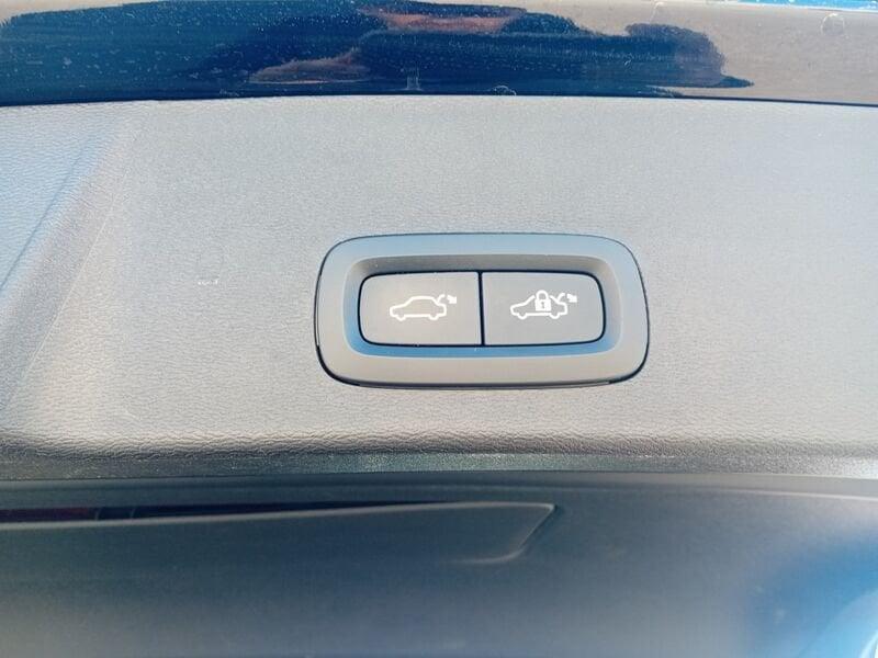Volvo XC40 Recharge T5 Plug-in Hybrid Recharge Core