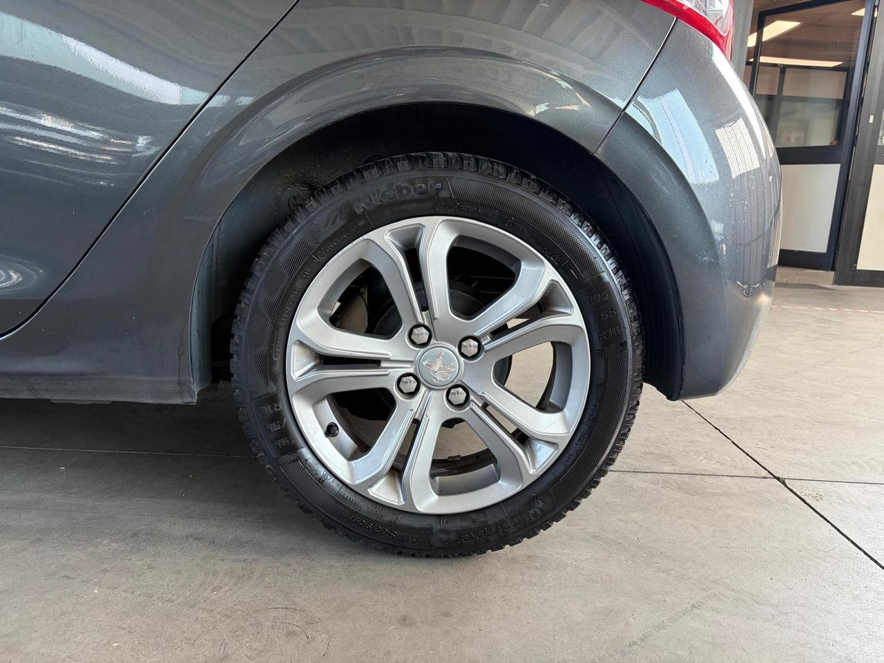Peugeot 208 1.2 VTi 82 CV 5 porte Allure