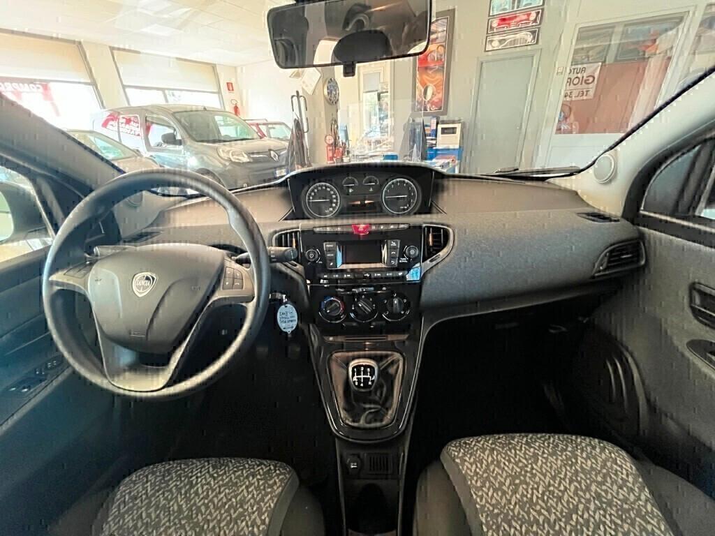 Lancia Ypsilon 0.9 TwinAir 85 Cv 5p Ecochic Metano Adatta per Neopatentati