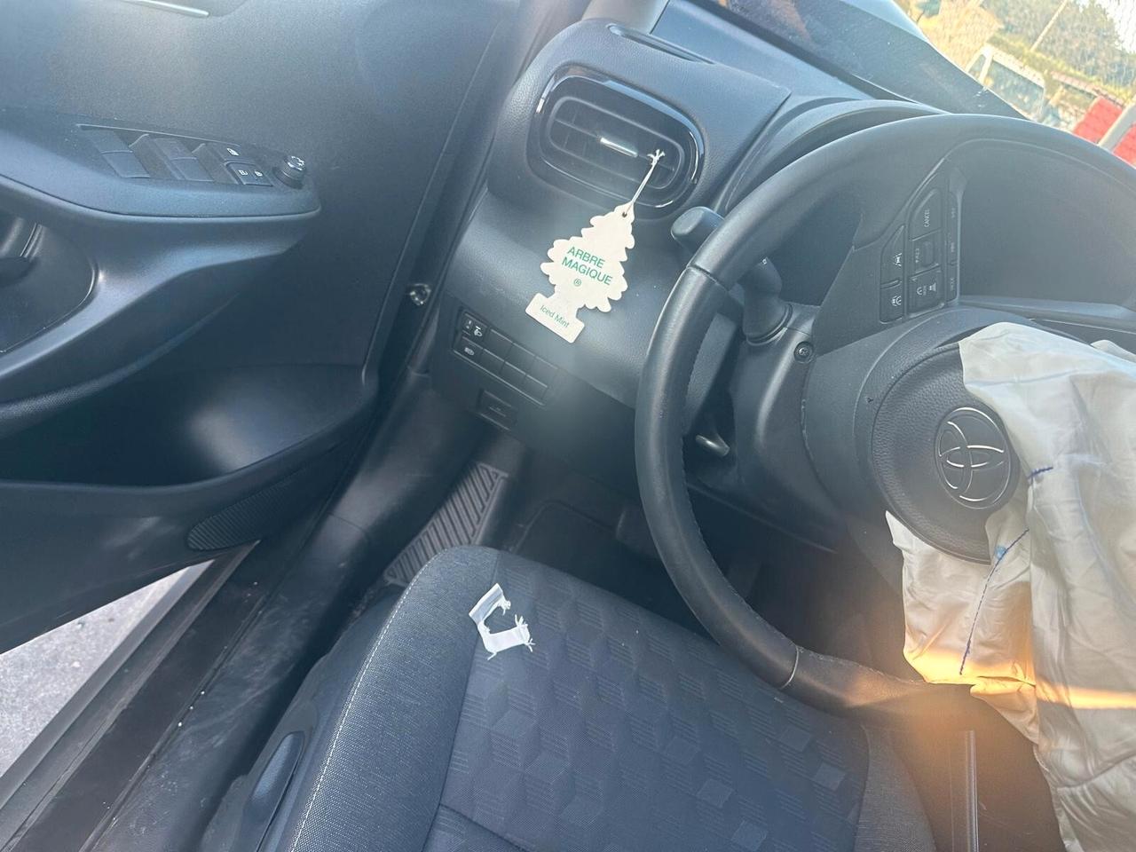Toyota Yaris 1.5 Hybrid 5 porte Trend AUTO SINISTRATA