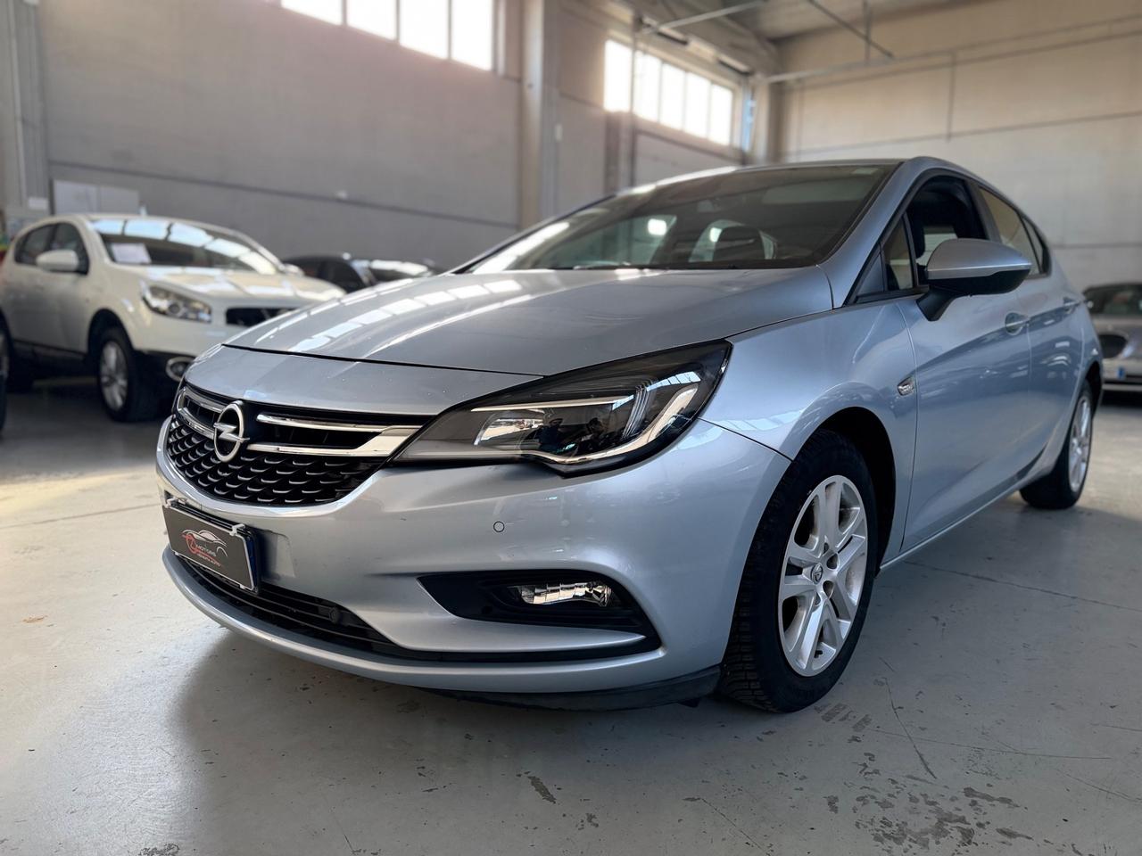 Opel Astra 1.6 CDTi 110CV Start&Stop 5 porte Innovation NEOPATENTATI