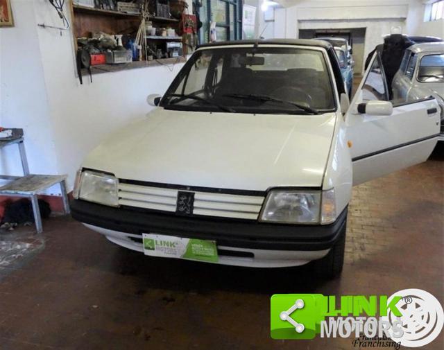 PEUGEOT 205 CJ Cabriolet.