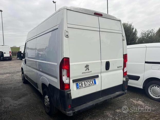 PEUGEOT Boxer 330 2.2 BlueHDi 140 S&S PM-TM Furgon