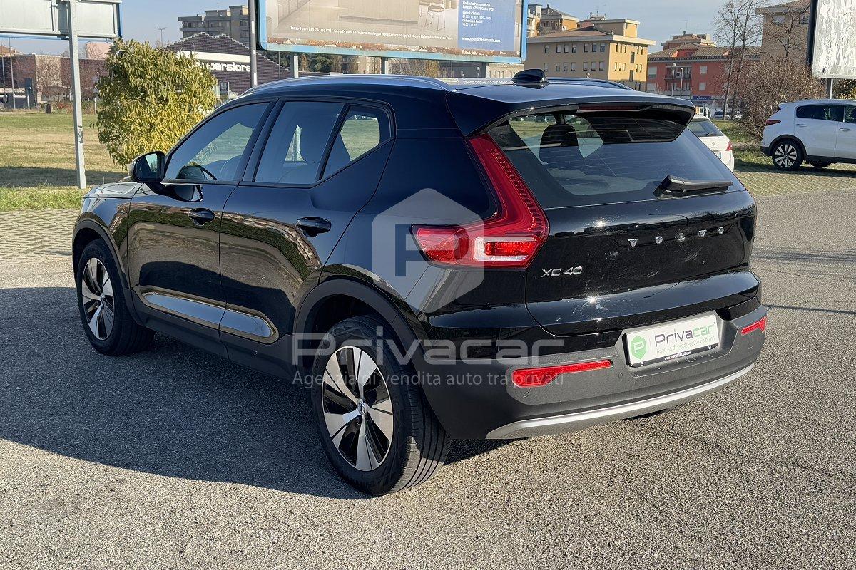 VOLVO XC40 T2 Momentum Pro