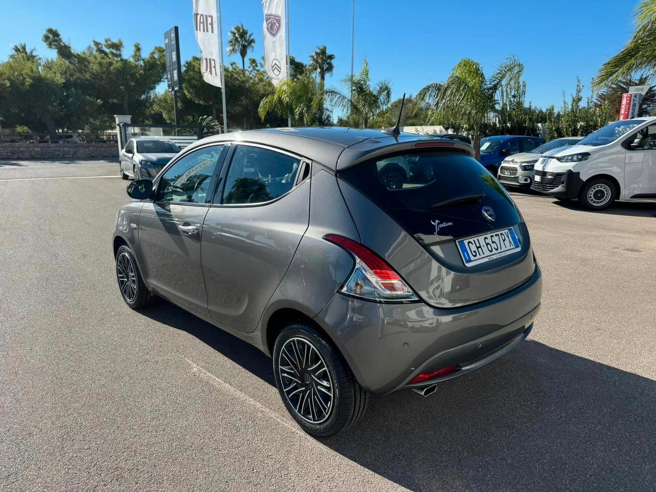 Lancia Ypsilon 1.0 FireFly 5 porte S&S Hybrid Ecochic Gold