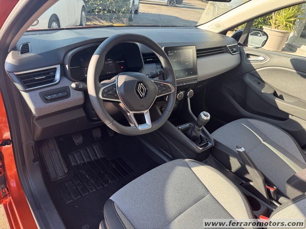 Renault Clio SCe 65 CV neo patentati a soli 179 euro al mese