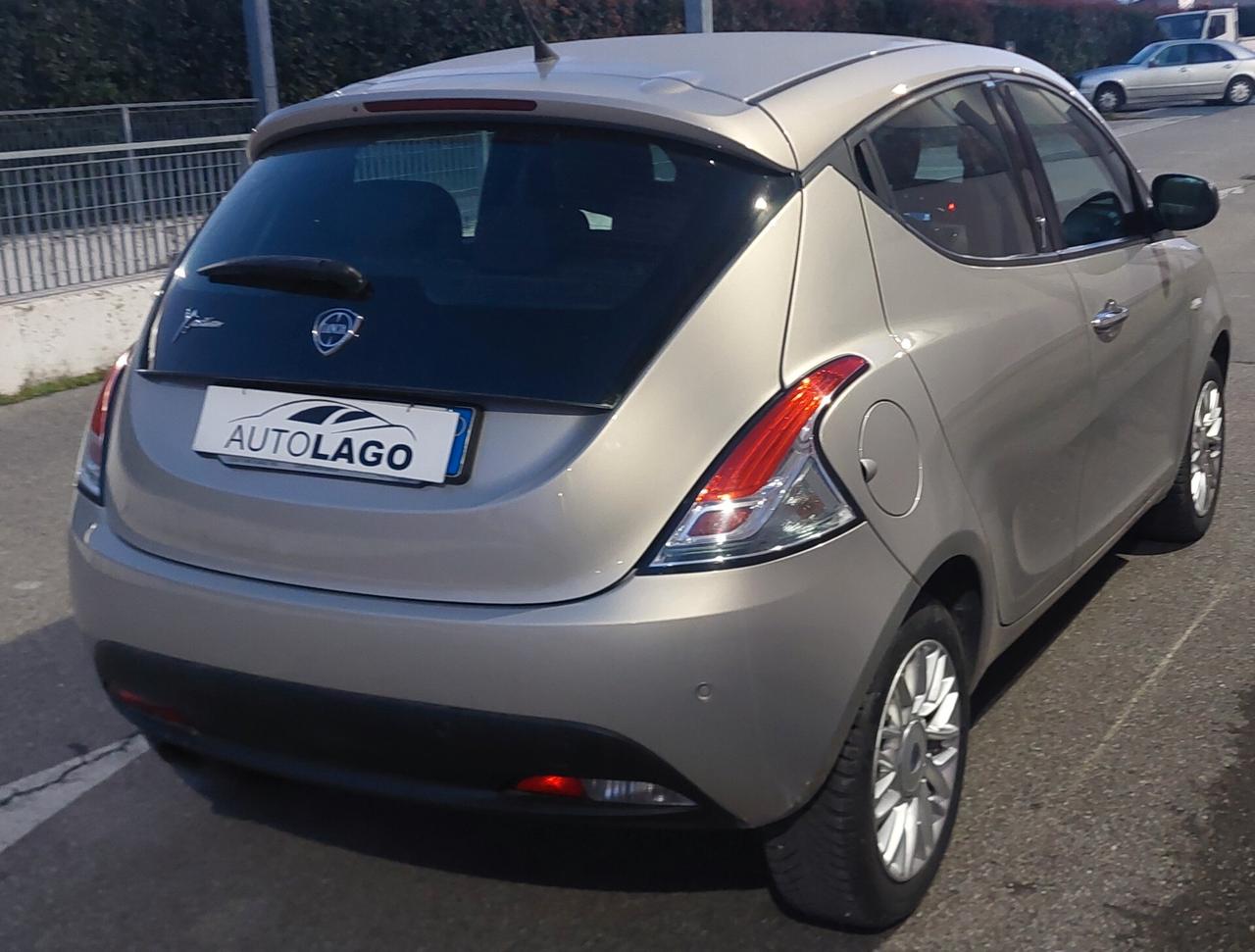 Lancia Ypsilon 0.9 TwinAir 85 CV.. Automatica..NEOPATENTATI