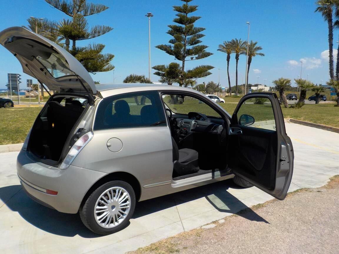 Lancia Ypsilon 1.3 MJT 90 CV Oro