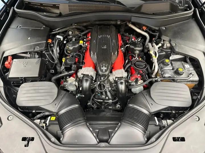 Maserati Levante 3.8 V8 TROFEO 580CV AWD ROSSO CARTIER FULL OPTIONAL